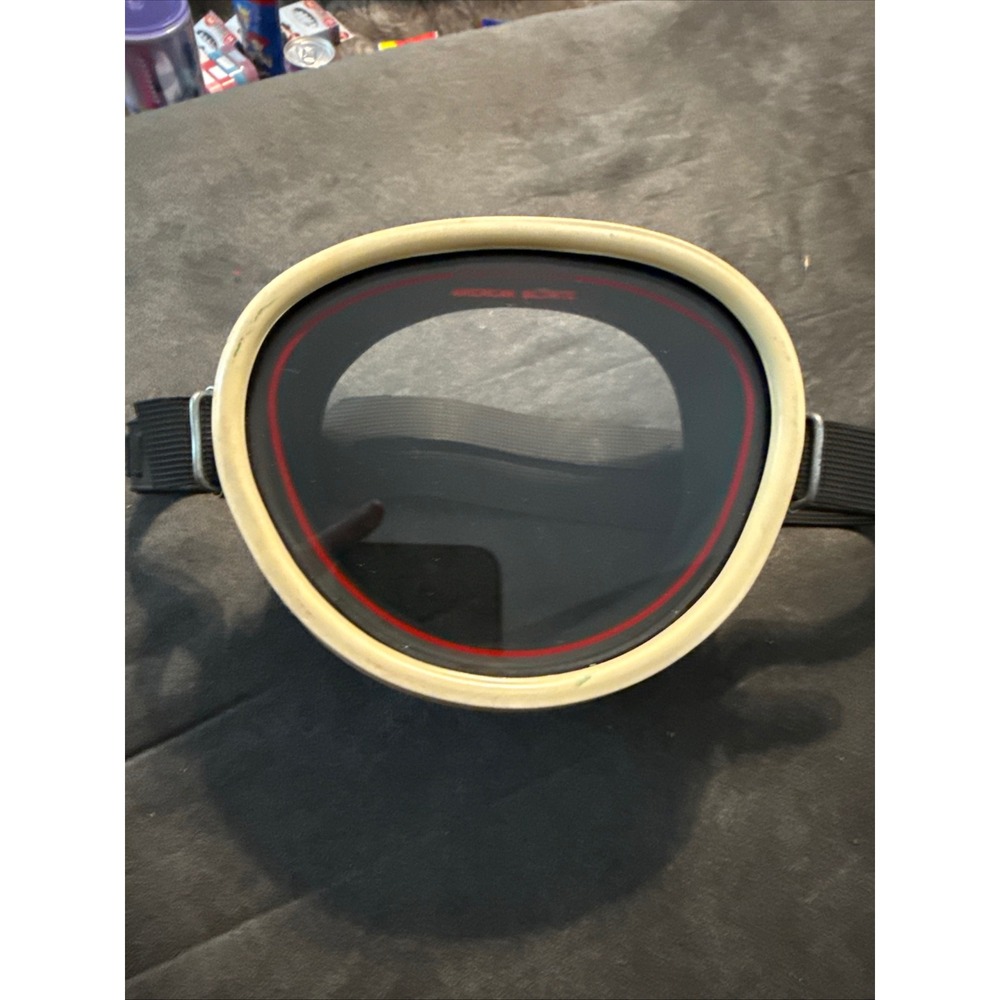 Vintage American Biltrite Caribbean Scuba Diving Mask Tempered Glass Oval Black